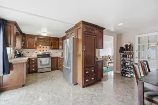 1131 Camelot Way, Oxnard, CA 93030 - Photo 22