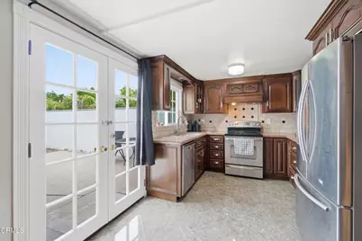1131 Camelot Way, Oxnard, CA 93030 - Photo 20