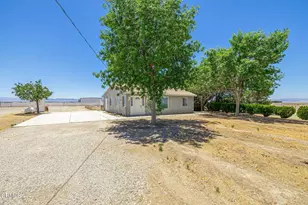 2866 W Ave F, Lancaster, CA 93536 - Photo 8