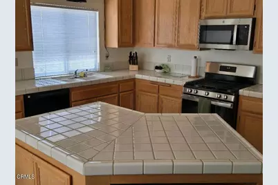 6130 Almeria Way, Palmdale, CA 93552 - Photo 2