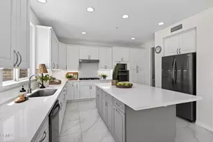 2096 Mission Hills Dr, Oxnard, CA 93036 - Photo 2