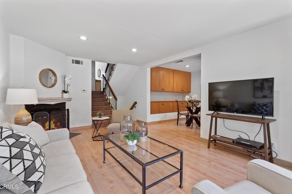 1296 Alessandro Dr, Thousand Oaks, CA 91320-3512