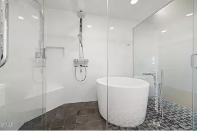 2350 Monaco Drive, Oxnard, CA 93035 - Photo 22