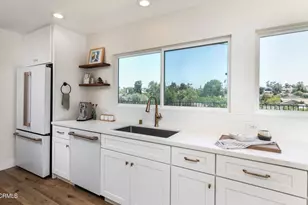 193 W Sidlee St, Thousand Oaks, CA 91360 - Photo 10