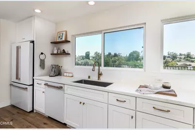 193 W Sidlee Street, Thousand Oaks, CA 91360 - Photo 10