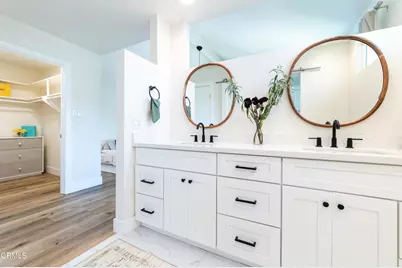 193 W Sidlee Street, Thousand Oaks, CA 91360 - Photo 16