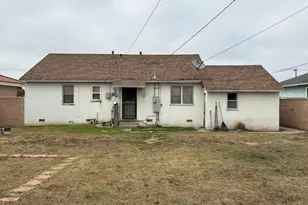 222 W Juniper St, Oxnard, CA 93033 - Photo 2