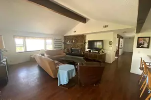 377 N Loop Dr, Camarillo, CA 93010 - Photo 6