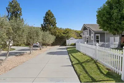 795 Livingston Avenue, Ventura, CA 93003 - Photo 42