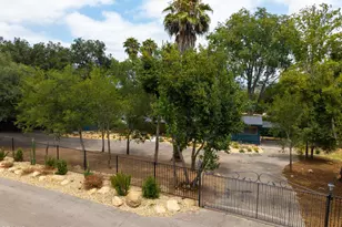 2046 Los Encinos Rd, Ojai, CA 93023 - Photo 56