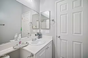 231 Calle Orovista, Camarillo, CA 93012 - Photo 18