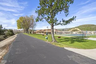 15750 Arroyo Dr, Moorpark, CA 93021 - Photo 46