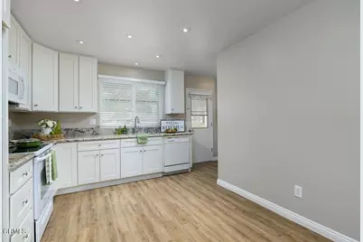 9210 Village 9, Camarillo, CA 93012 - Photo 12