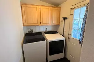 211 Calle De La Rosa, Camarillo, CA 93012 - Photo 18