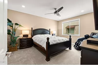 2810 Wagon Wheel Road #402, Oxnard, CA 93036 - Photo 8