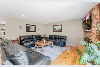 936 El Segundo Drive, Thousand Oaks, CA 91362 - Photo 4