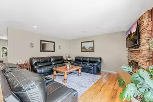 936 El Segundo Dr, Thousand Oaks, CA 91362 - Photo 4