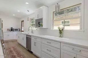 12822 Erwin St, North Hollywood, CA 91606 - Photo 2