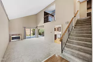 167 Shamrock Ct, Newbury Park, CA 91320 - Photo 4