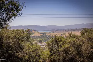 115 Valley View Dr, Oak View, CA 93022 - Photo 2