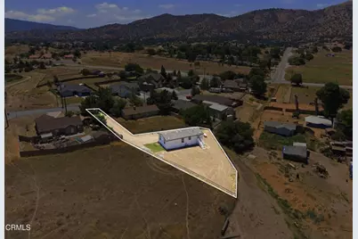 20405 Weston Avenue, Tehachapi, CA 93561 - Photo 2