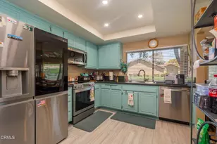 32130 Village 32, Camarillo, CA 93012 - Photo 14