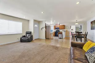 1410 Huntswood Way, Oxnard, CA 93030 - Photo 10
