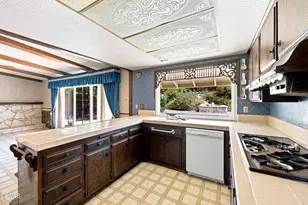 195 W Avenida De Las Flores, Thousand Oaks, CA 91360 - Photo 10