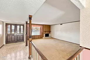195 W Avenida De Las Flores, Thousand Oaks, CA 91360 - Photo 4