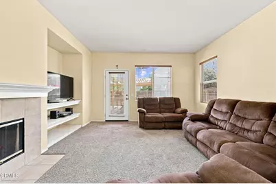 1706 Valerosa Way, Oxnard, CA 93030 - Photo 10