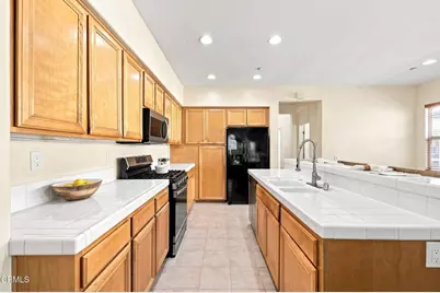 1706 Valerosa Way, Oxnard, CA 93030 - Photo 12
