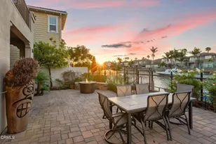 3927 W Hemlock St, Oxnard, CA 93035 - Photo 2