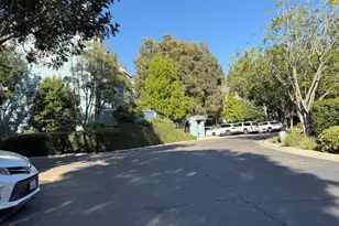 882 Barber Ln, Ventura, CA 93003 - Photo 22