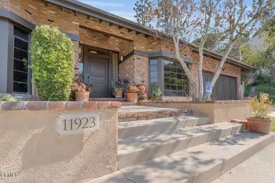 11923 Brentwood Grove Drive, Los Angeles, CA 90049 - Photo 2