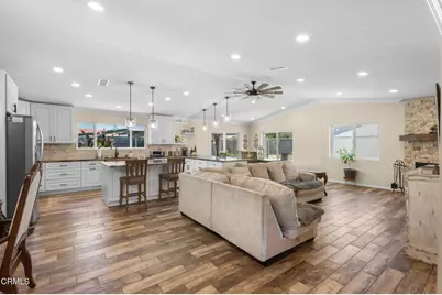 817 N Calle La Sombra, Camarillo, CA 93010 - Photo 10