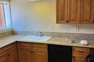 8673 Tahoe Dr, Ventura, CA 93004 - Photo 16