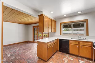 5828 Sunny Vista Ave, Oak Park, CA 91377 - Photo 22
