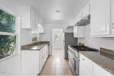302 Douglas Avenue, Oxnard, CA 93030 - Photo 8