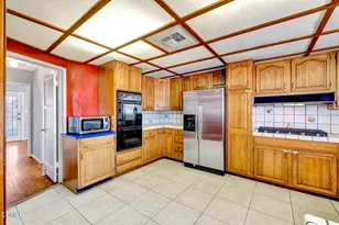 14646 Leadwell St, Van Nuys, CA 91405 - Photo 12