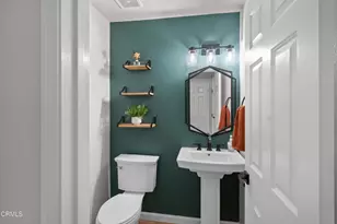 27072 Victoria Ln, Valencia, CA 91355 - Photo 8