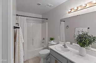 27072 Victoria Ln, Valencia, CA 91355 - Photo 14