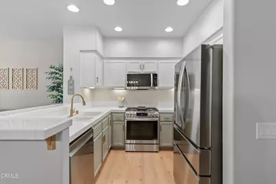27072 Victoria Lane #126, Valencia, CA 91355 - Photo 6