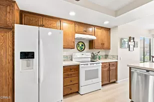42062 Village 42, Camarillo, CA 93012 - Photo 12
