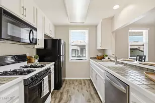 2226 Martinique Ln, Oxnard, CA 93035 - Photo 10