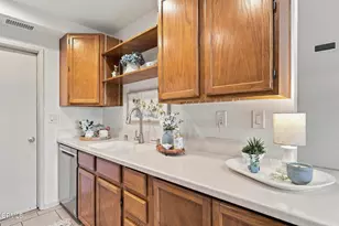 16165 Village 16, Camarillo, CA 93012 - Photo 18