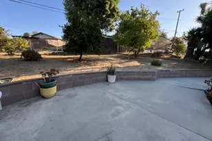 935 E Hillcrest Dr, Thousand Oaks, CA 91360 - Photo 28