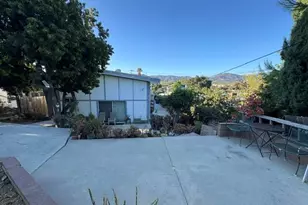935 E Hillcrest Dr, Thousand Oaks, CA 91360 - Photo 30