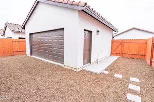 1141 W 2nd St, Oxnard, CA 93030 - Photo 32