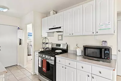 405 Calle Jazmin, Thousand Oaks, CA 91360 - Photo 12