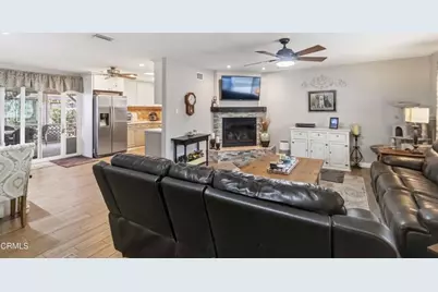 62 E Calle La Sombra, Camarillo, CA 93010 - Photo 2
